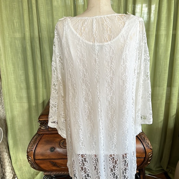 Lace poncho shirt - Picture 3 of 5